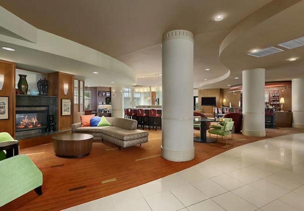 Courtyard Lancaster Hotel Fertility Kültér fotó