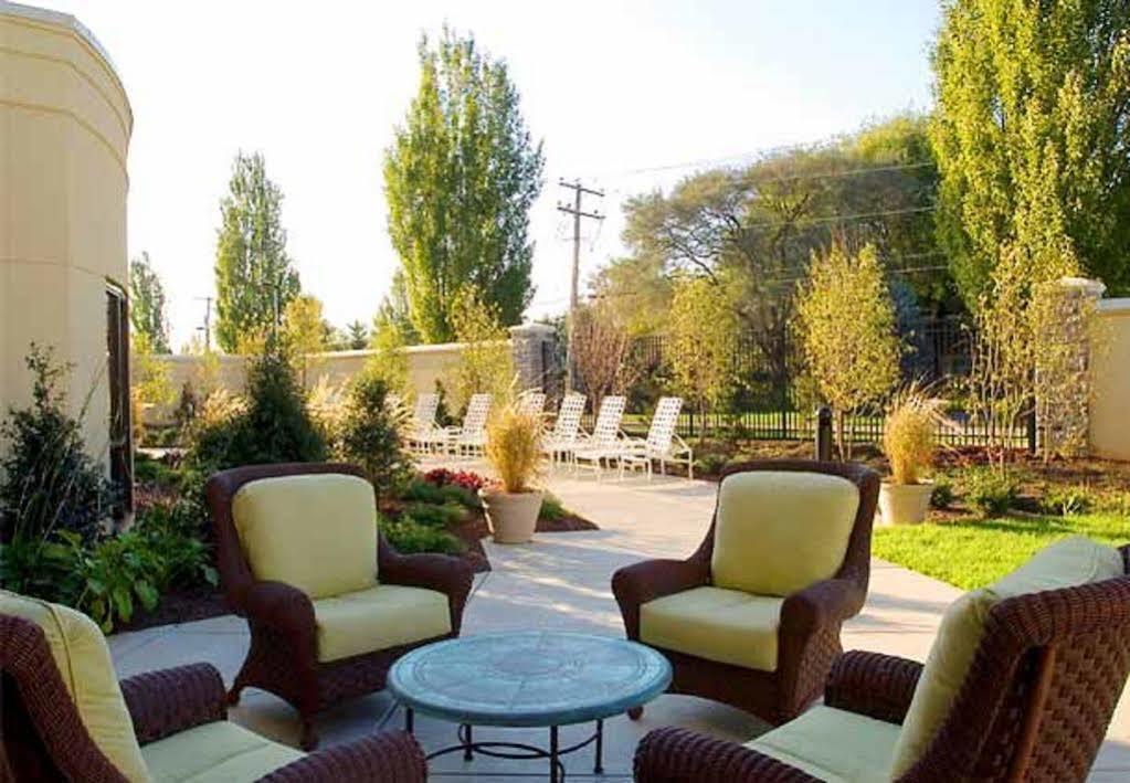 Courtyard Lancaster Hotel Fertility Kültér fotó